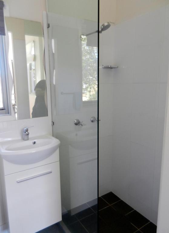 Golden Shores Motel Bilinga Ngoại thất bức ảnh